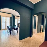 Dulcamara Boutique - Blue Velvet Apartment
