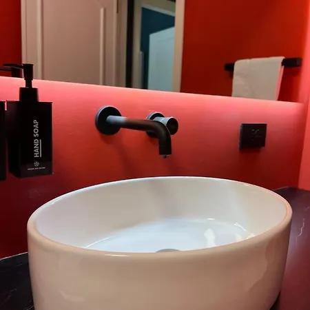 Dulcamara Boutique - Blue Velvet * Bari