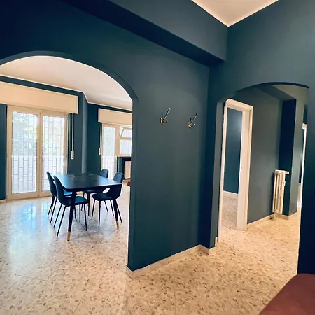 Dulcamara Boutique - Blue Velvet Apartment