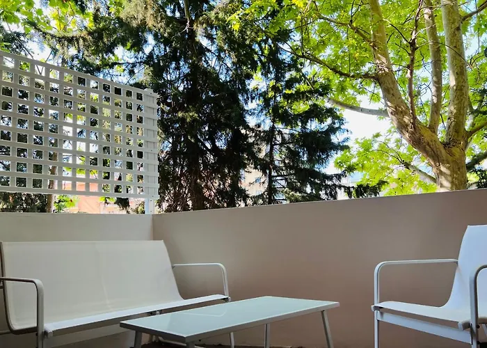 Dulcamara Boutique - Blue Velvet *