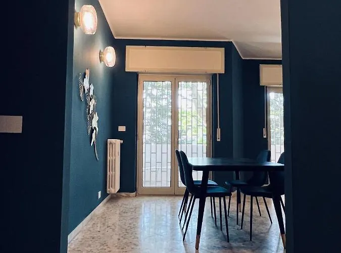 Dulcamara Boutique - Blue Velvet * Bari